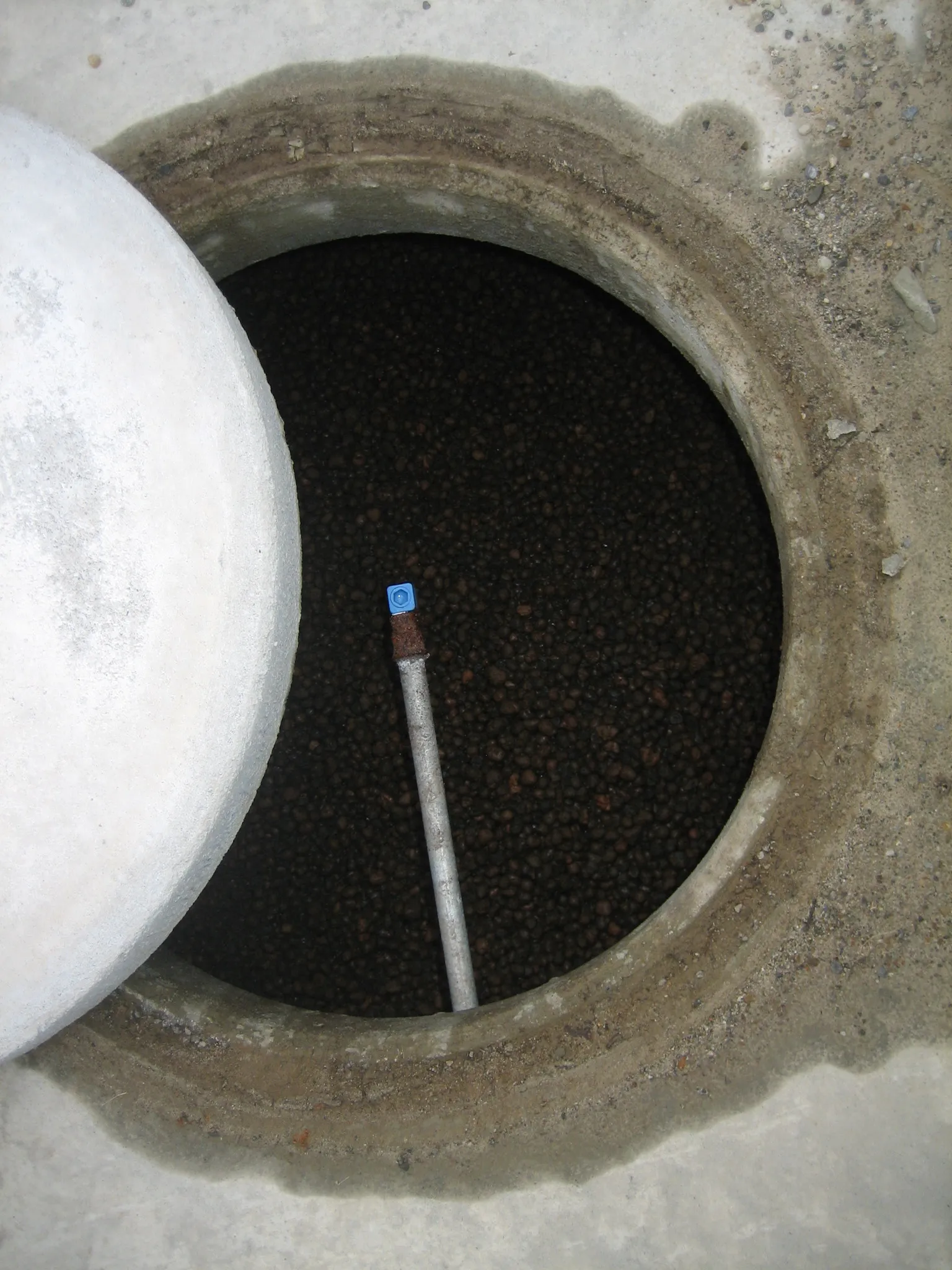 Emergency aerobic septic service responding to a backup at a Comal County home